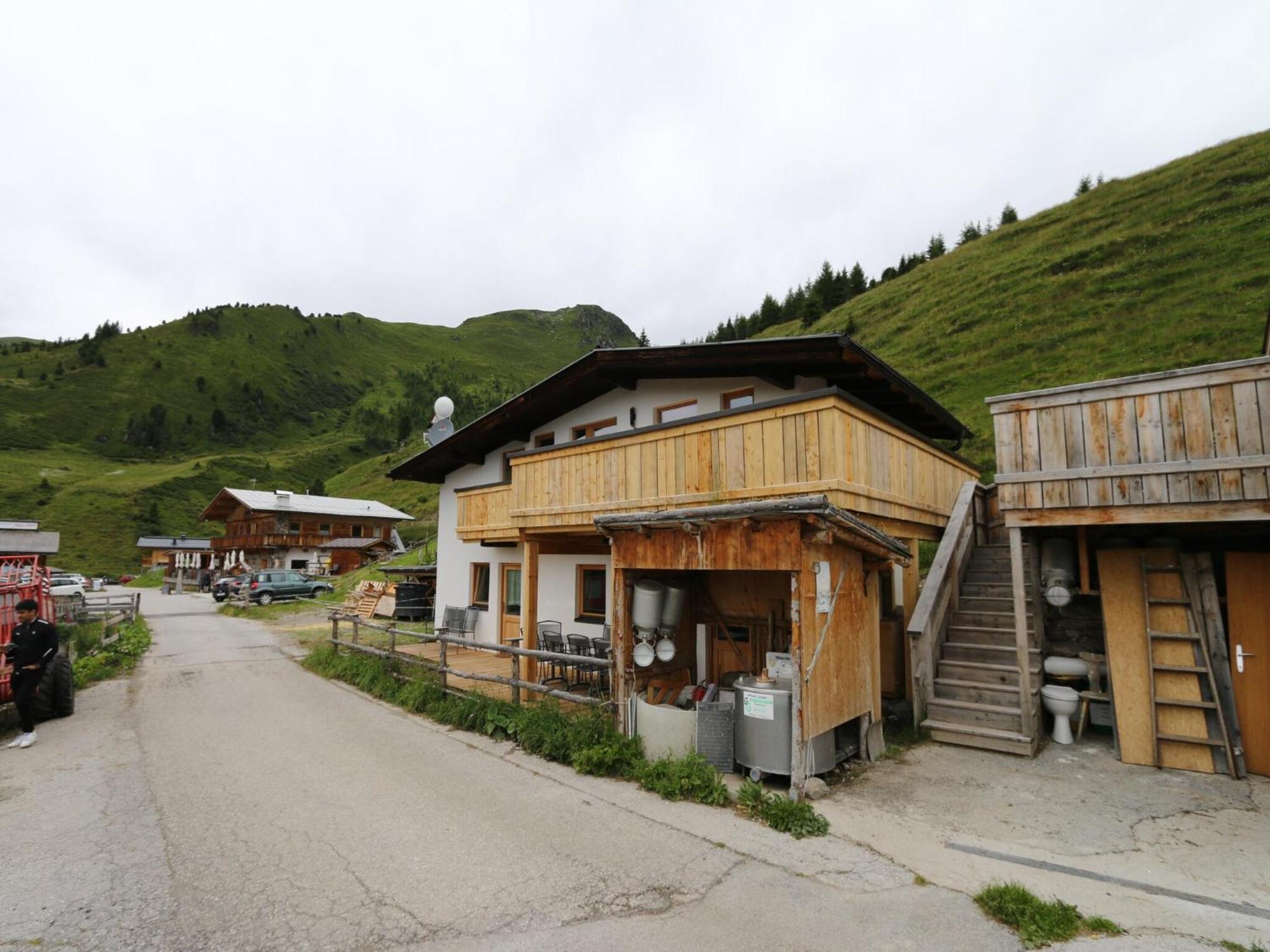 New Holiday Home On The Alm With Terrace And Balcony Zellberg Buitenkant foto